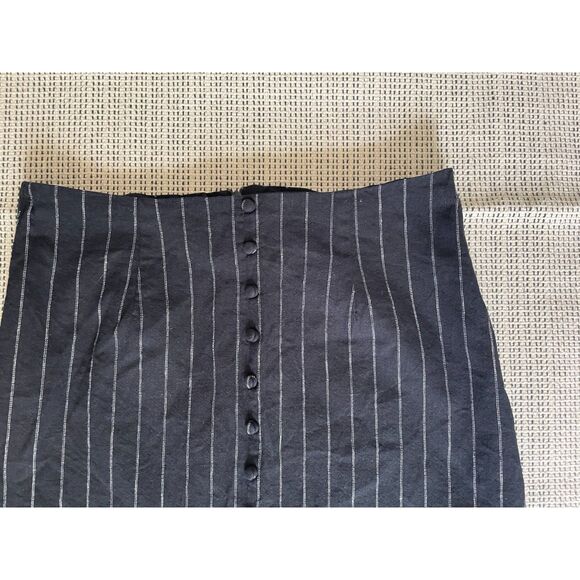 Banana Republic Linen Blend Pencil Skirt Womens Size 6 Black Pinstripe Button - Picture 4 of 6